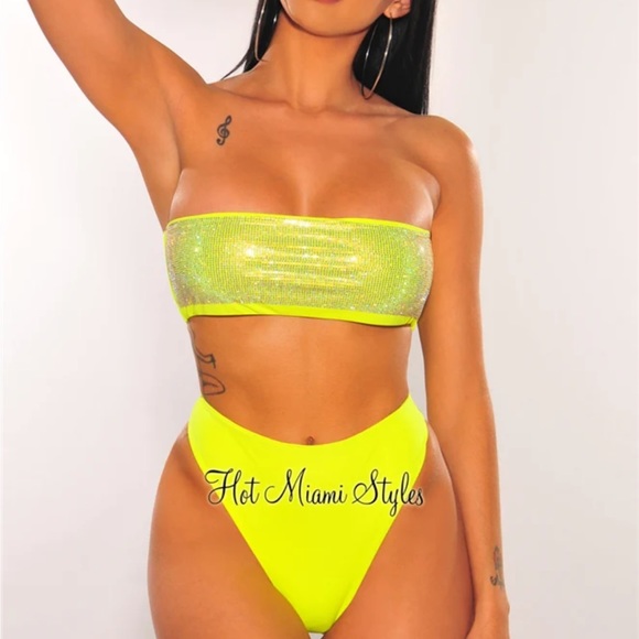 Never won outside of trying it on! HSM BIKNI 💛 - Picture 2 of 3